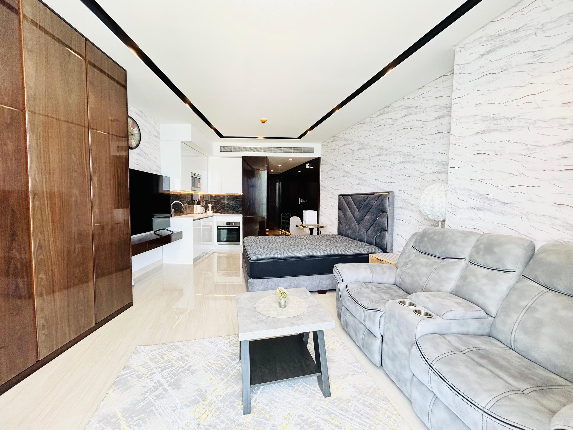 One-Bedroom Apartment with Parking and Pool