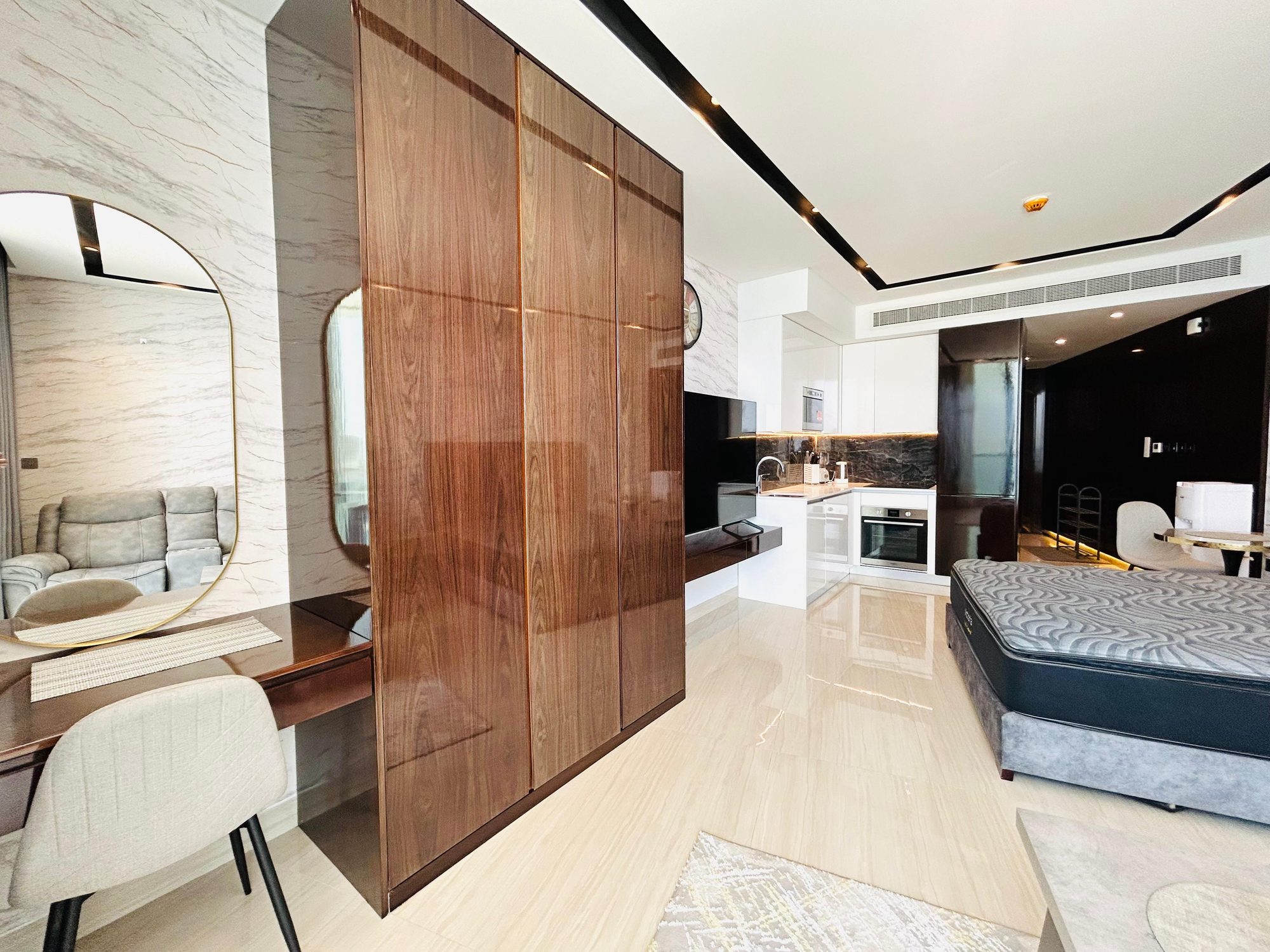 One-Bedroom Apartment with Parking and Pool