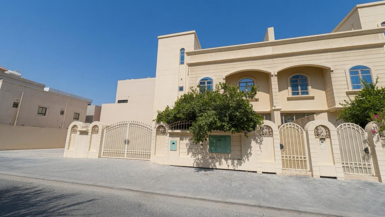Four-Bedroom Villa with Pool and Gym Access