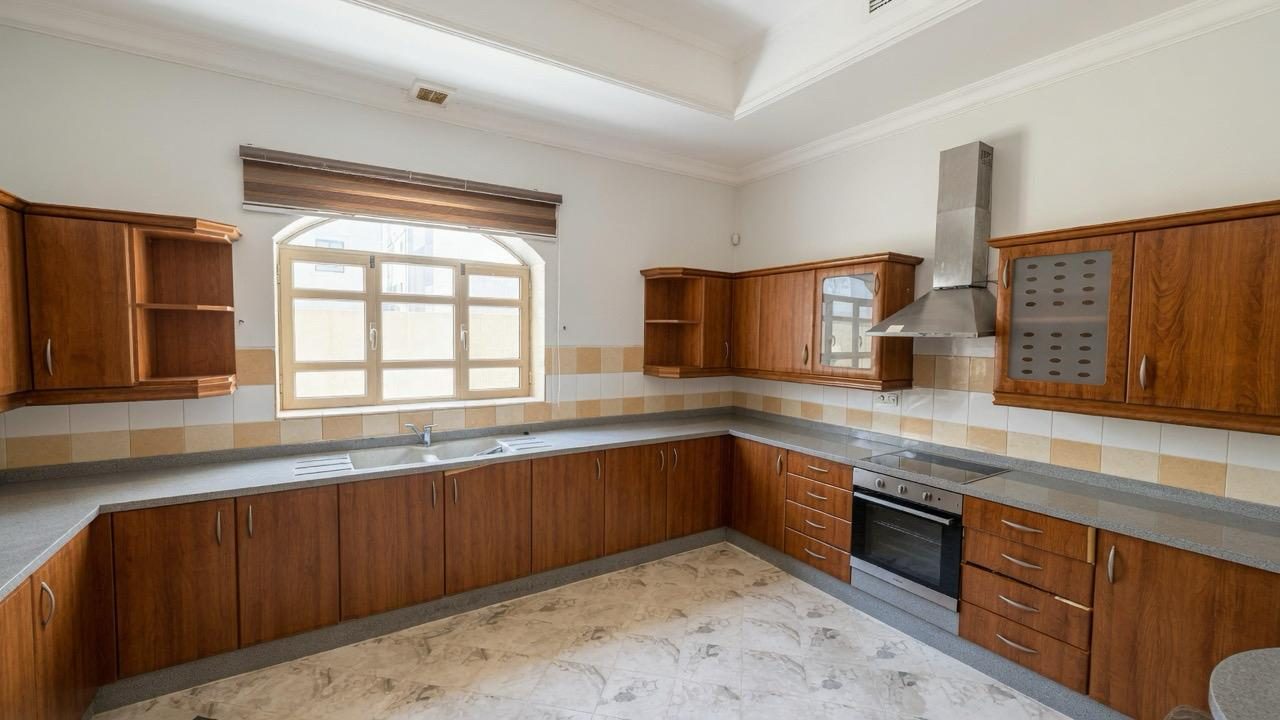 Four-Bedroom Villa with Pool and Gym Access
