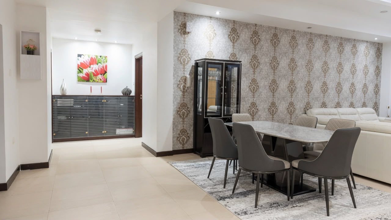 Two Bedroom Apartment with Gym and Pool Access