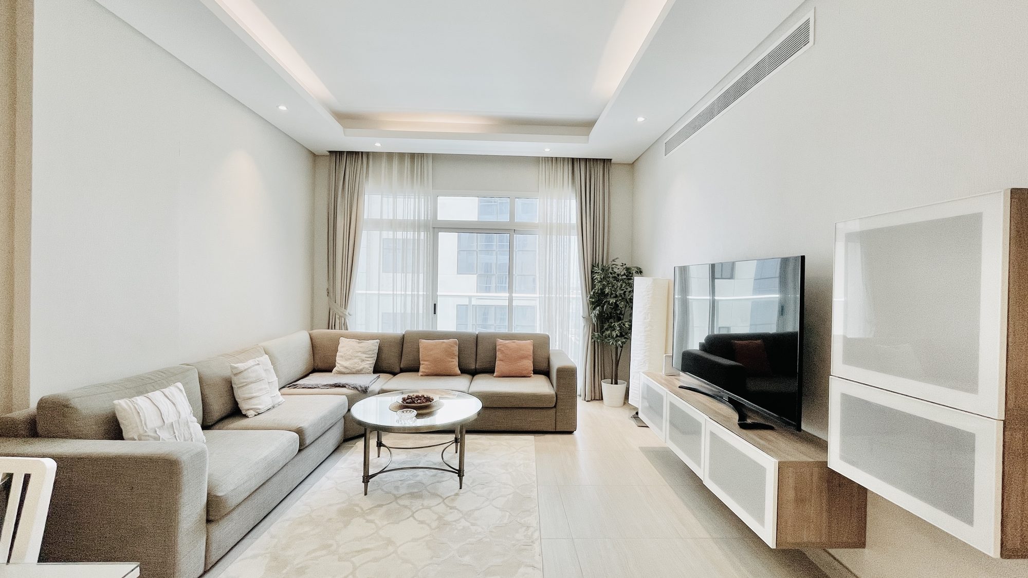 Two-Bedroom Apartment with Pool and Gym