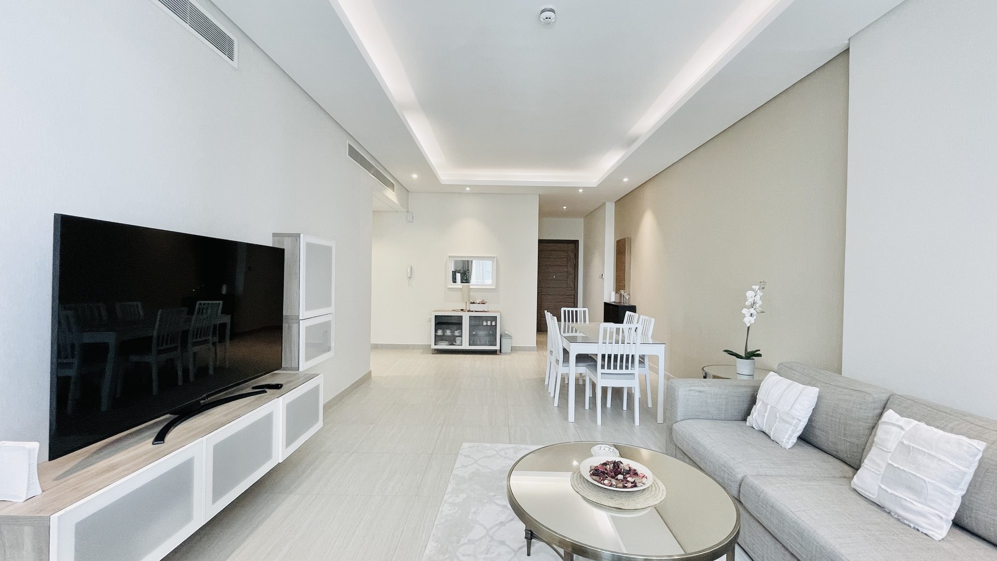 Two-Bedroom Apartment with Pool and Gym