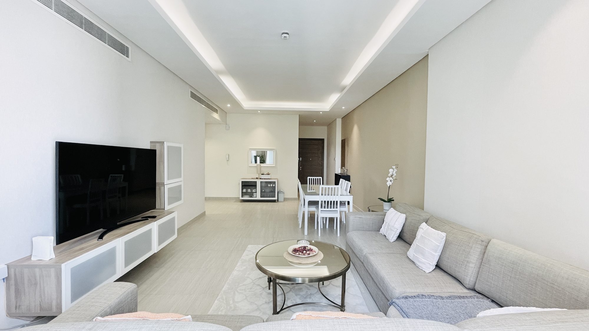 Two-Bedroom Apartment with Pool and Gym