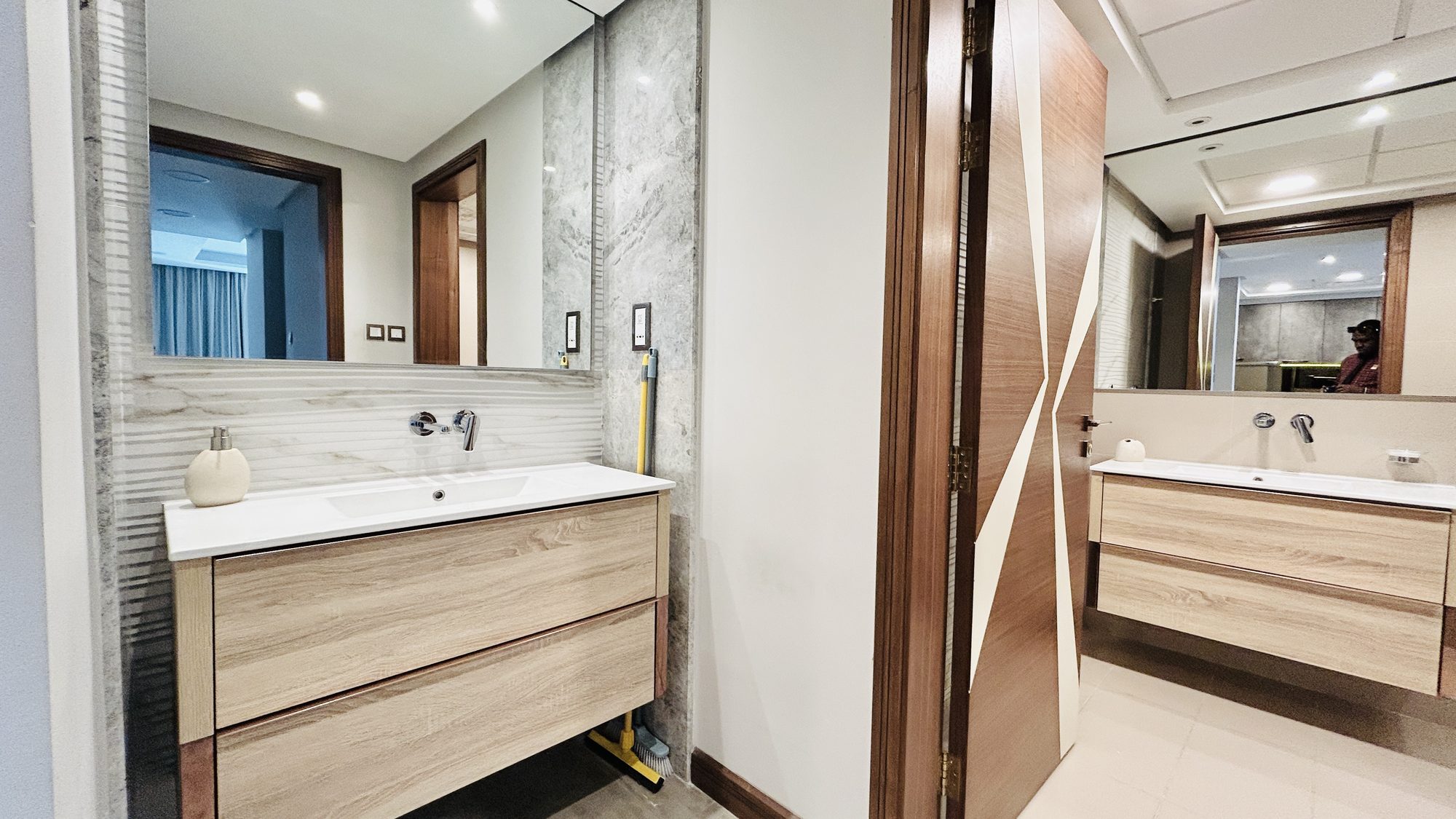 One-Bedroom Apartment with Two Bathrooms