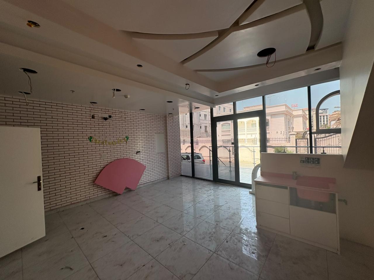 One-Bedroom Unfurnished Floor with Parking