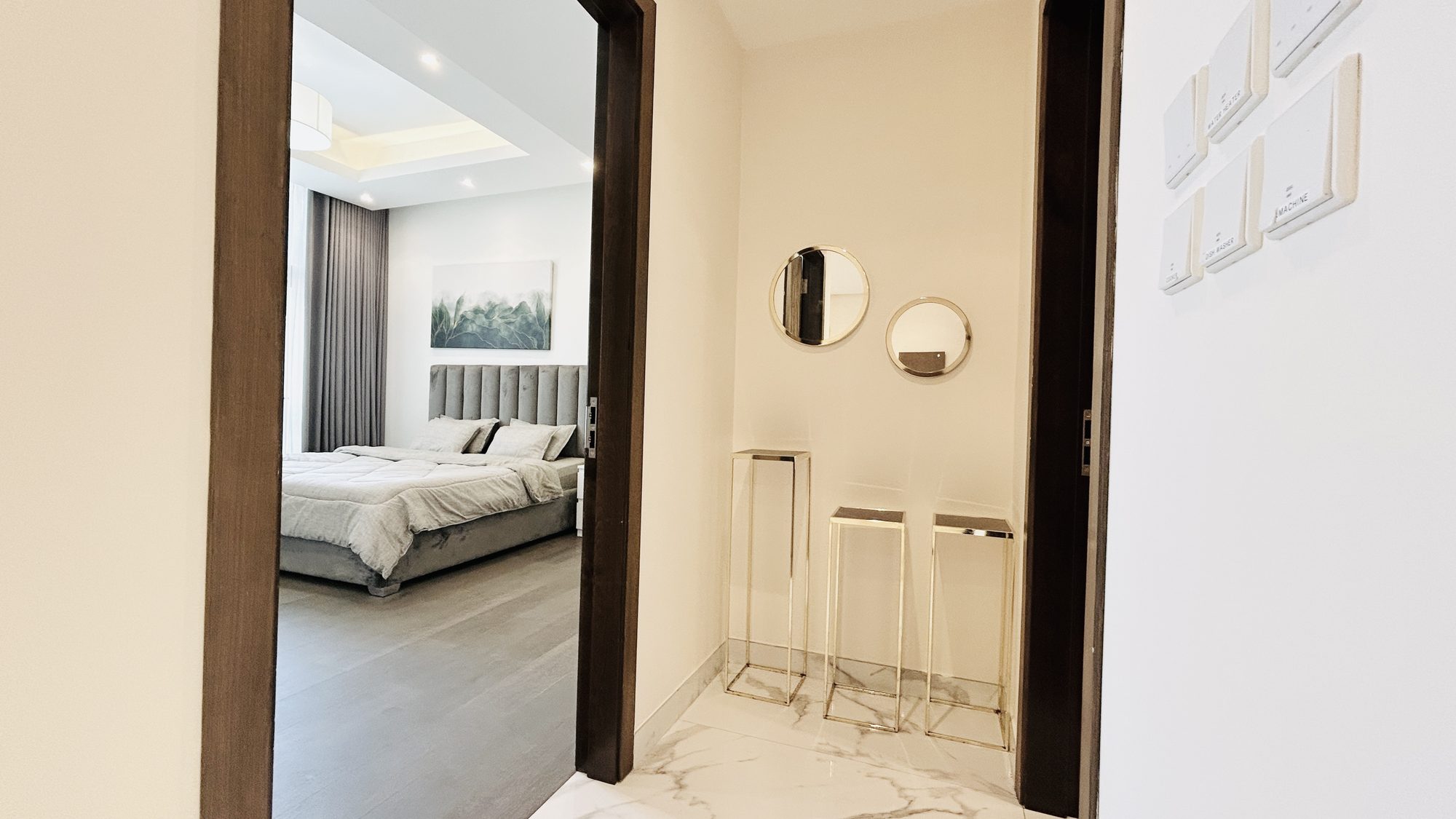 One-Bedroom Apartment with Balcony and Two Bathrooms