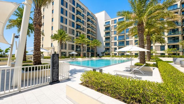 Two-Bedroom Apartment with Pool and Gym Access