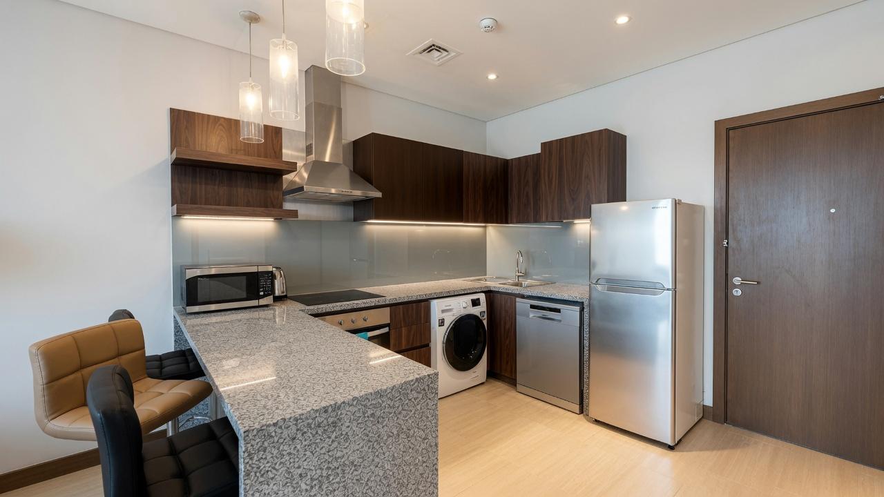 One-Bedroom Apartment with Pool and Gym