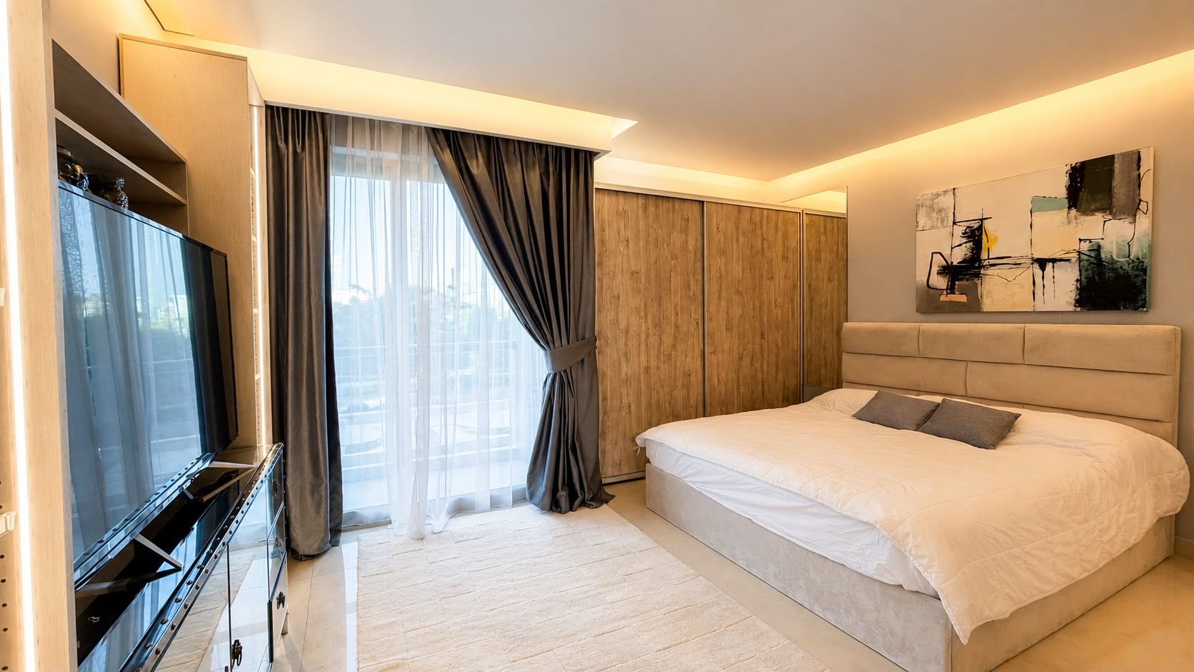 Two-Bedroom Apartment with Three Bathrooms