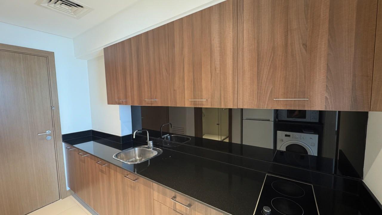 One-Bedroom Apartment with Pool and Gym Access