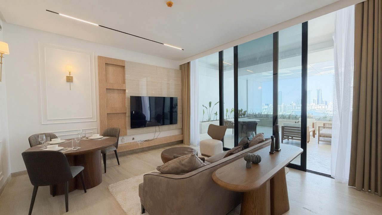 One-Bedroom Apartment with Water Views