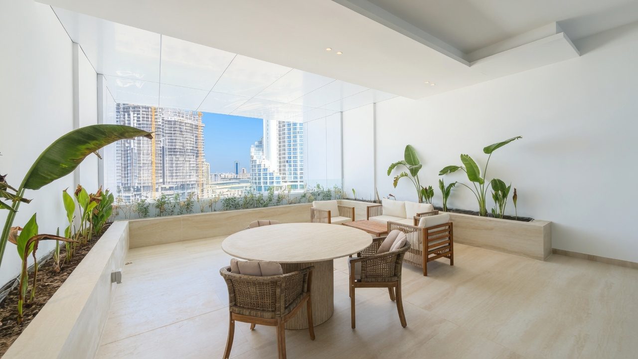 One-Bedroom Apartment with Water Views