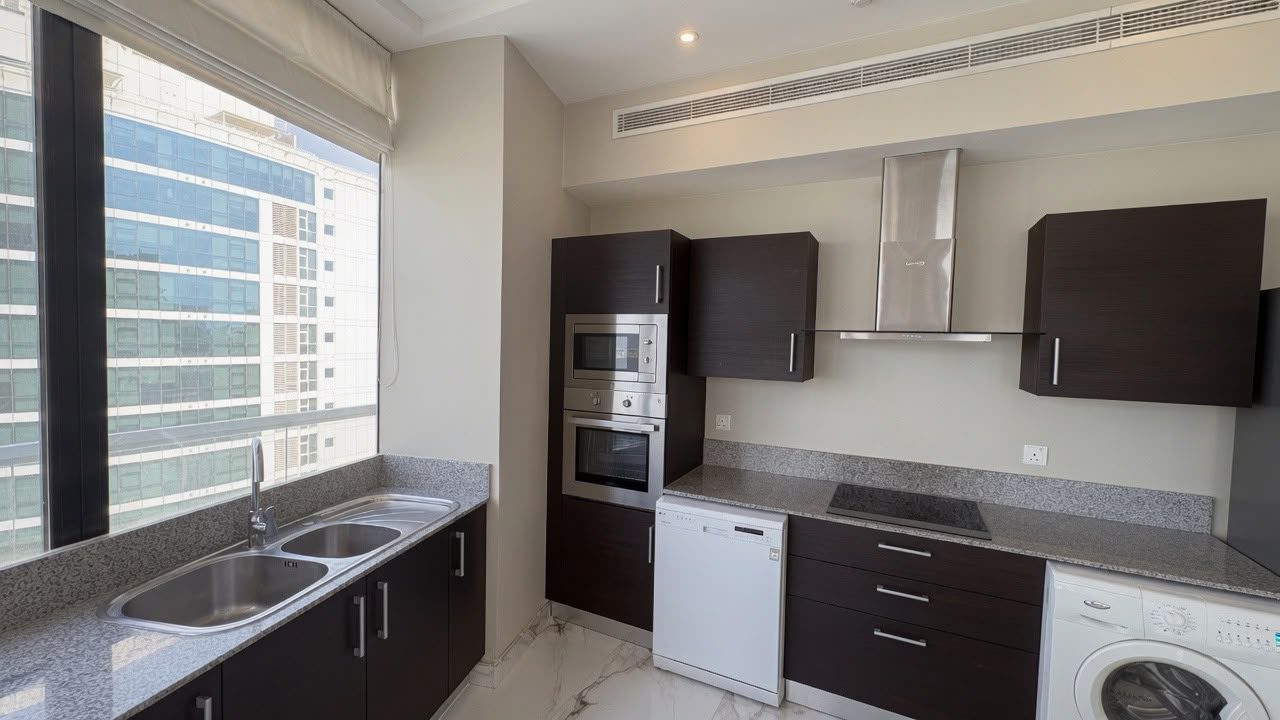 Two-Bedroom Apartment with Landmark Views