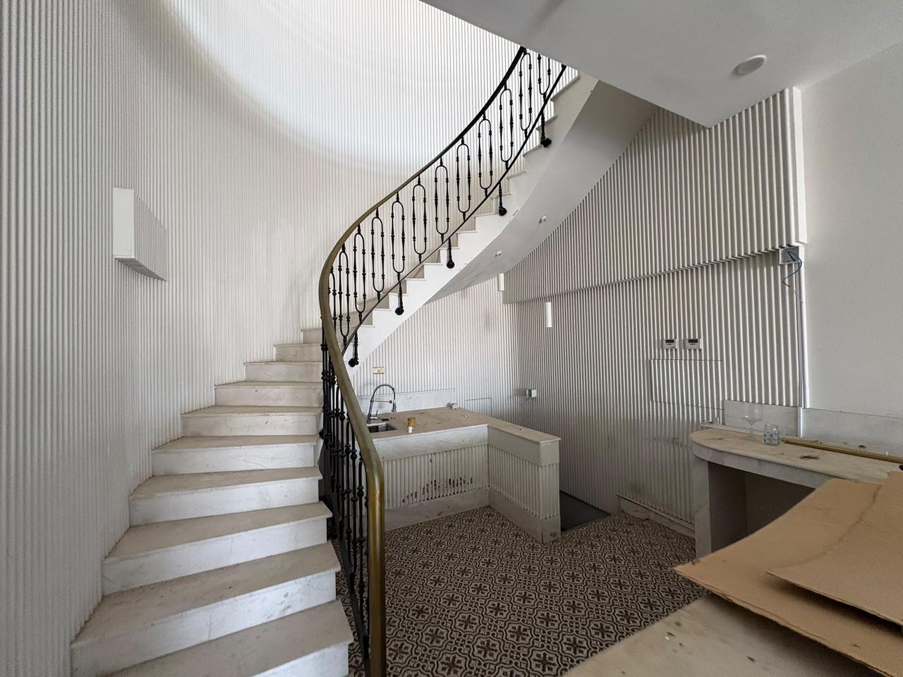 One Bedroom Half Floor, 164 sqm