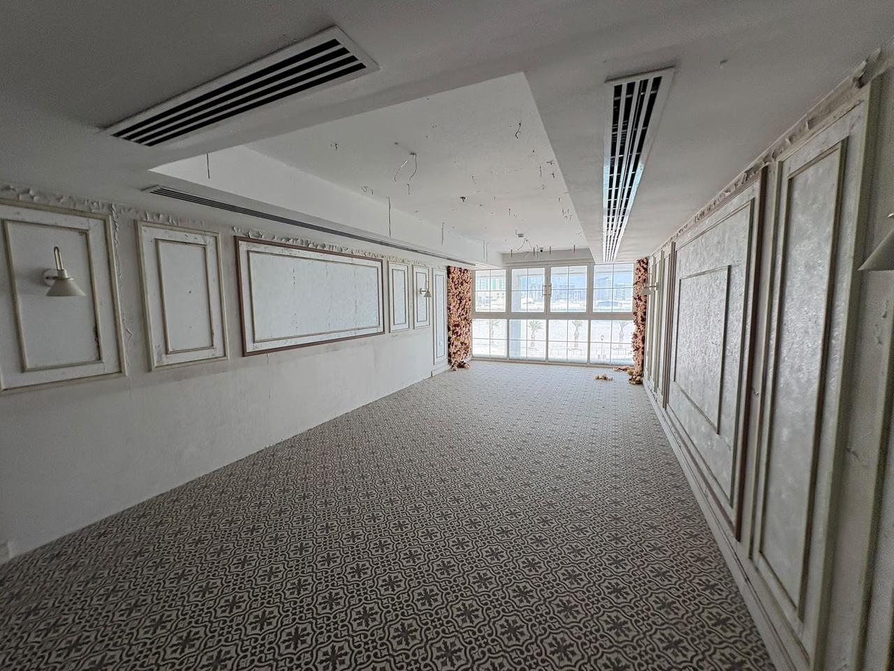One Bedroom Half Floor, 164 sqm