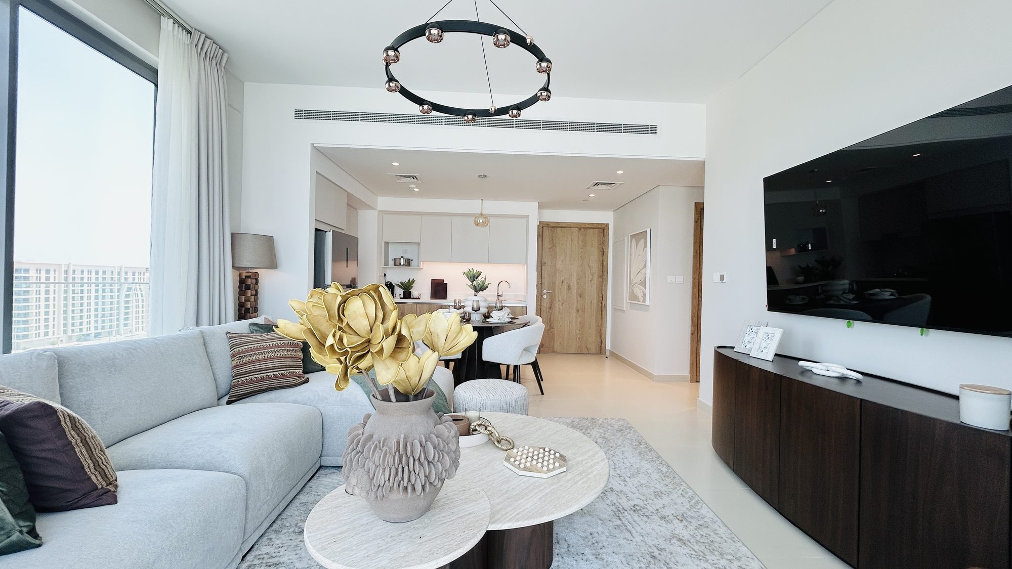 Four-Bedroom Apartment with Water View and Parking