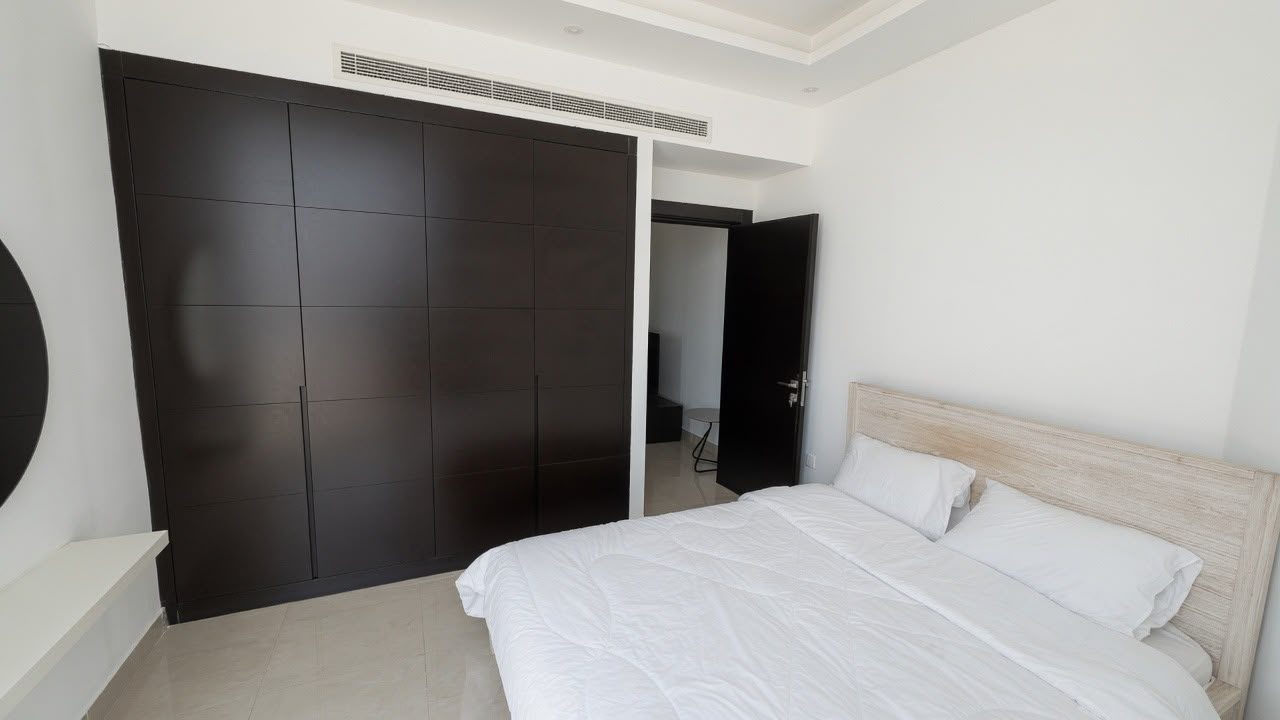 One-Bedroom Apartment with Water Views