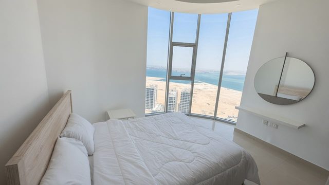 One-Bedroom Apartment with Water Views