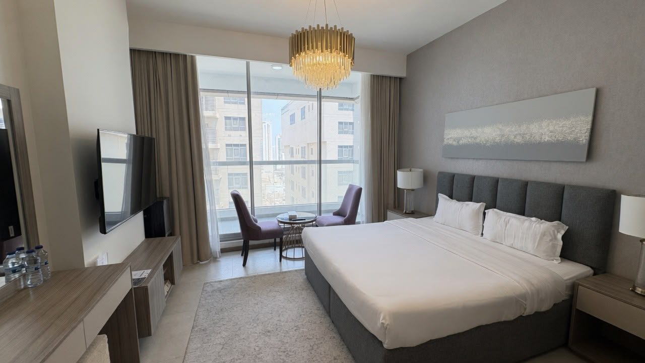 One Bedroom Apartment with Gym and Pool Access