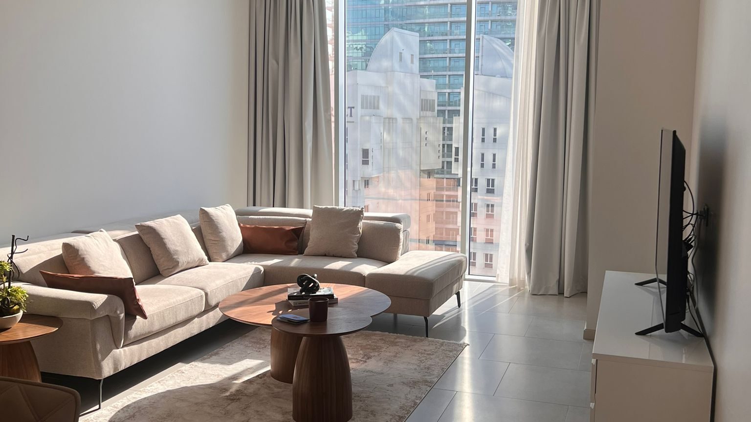 One-Bedroom Apartment with Dual Bathrooms