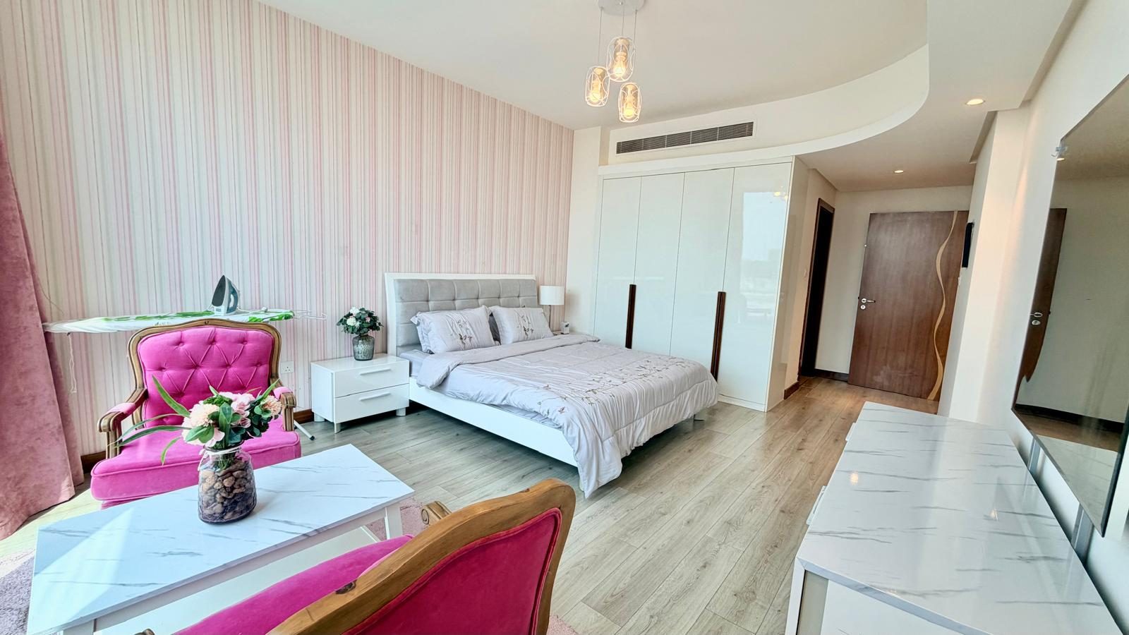 One-Bedroom Apartment with Water Views