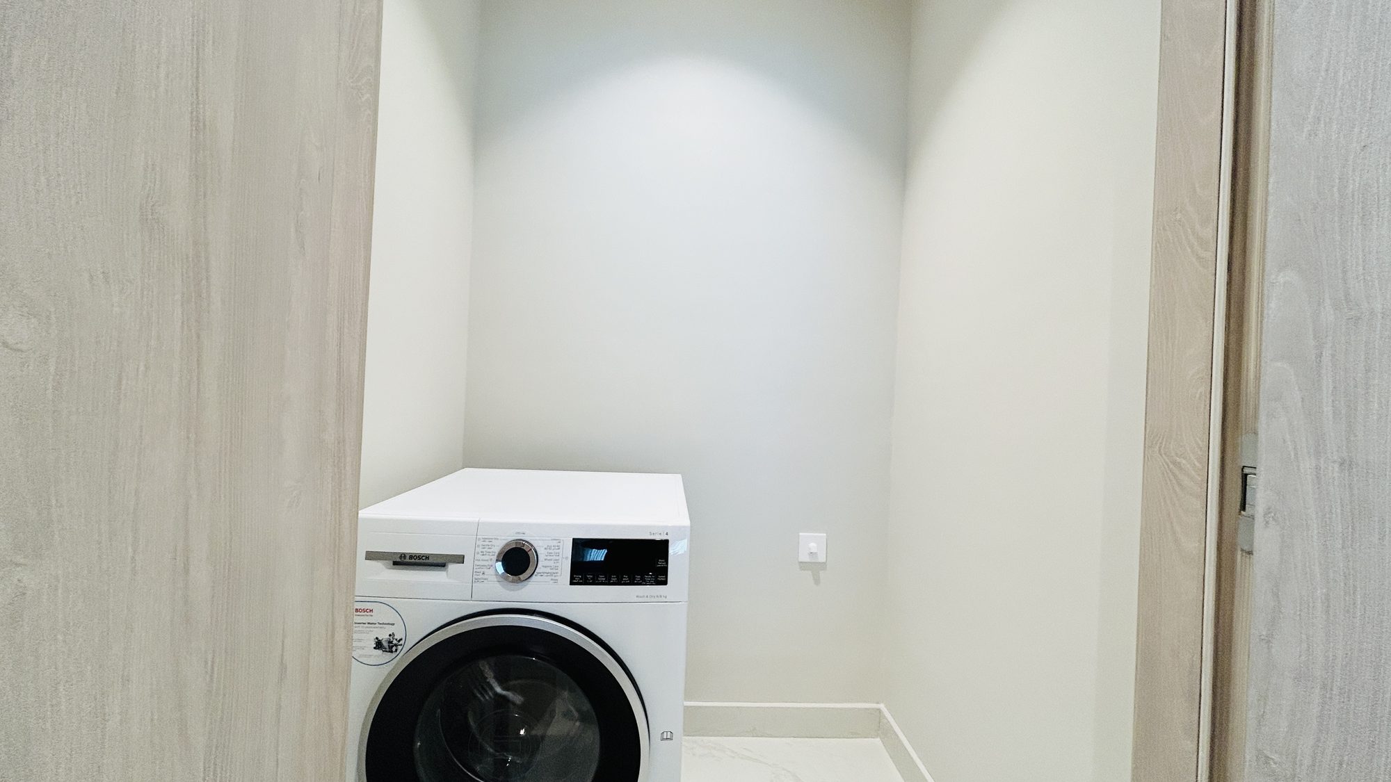 One-Bedroom Apartment with Dual Bathrooms