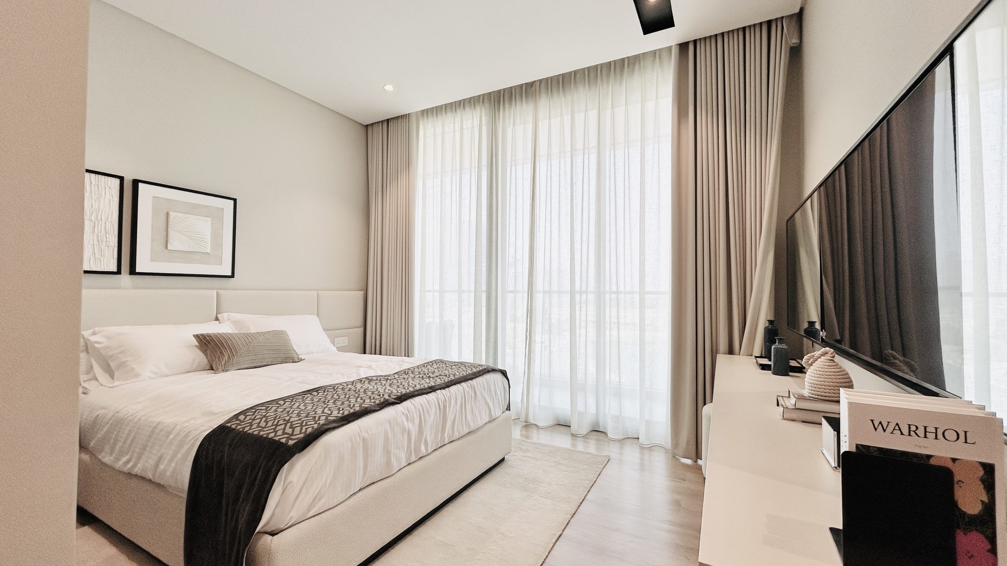 2-Bedroom Apartment with Water Views, Manama