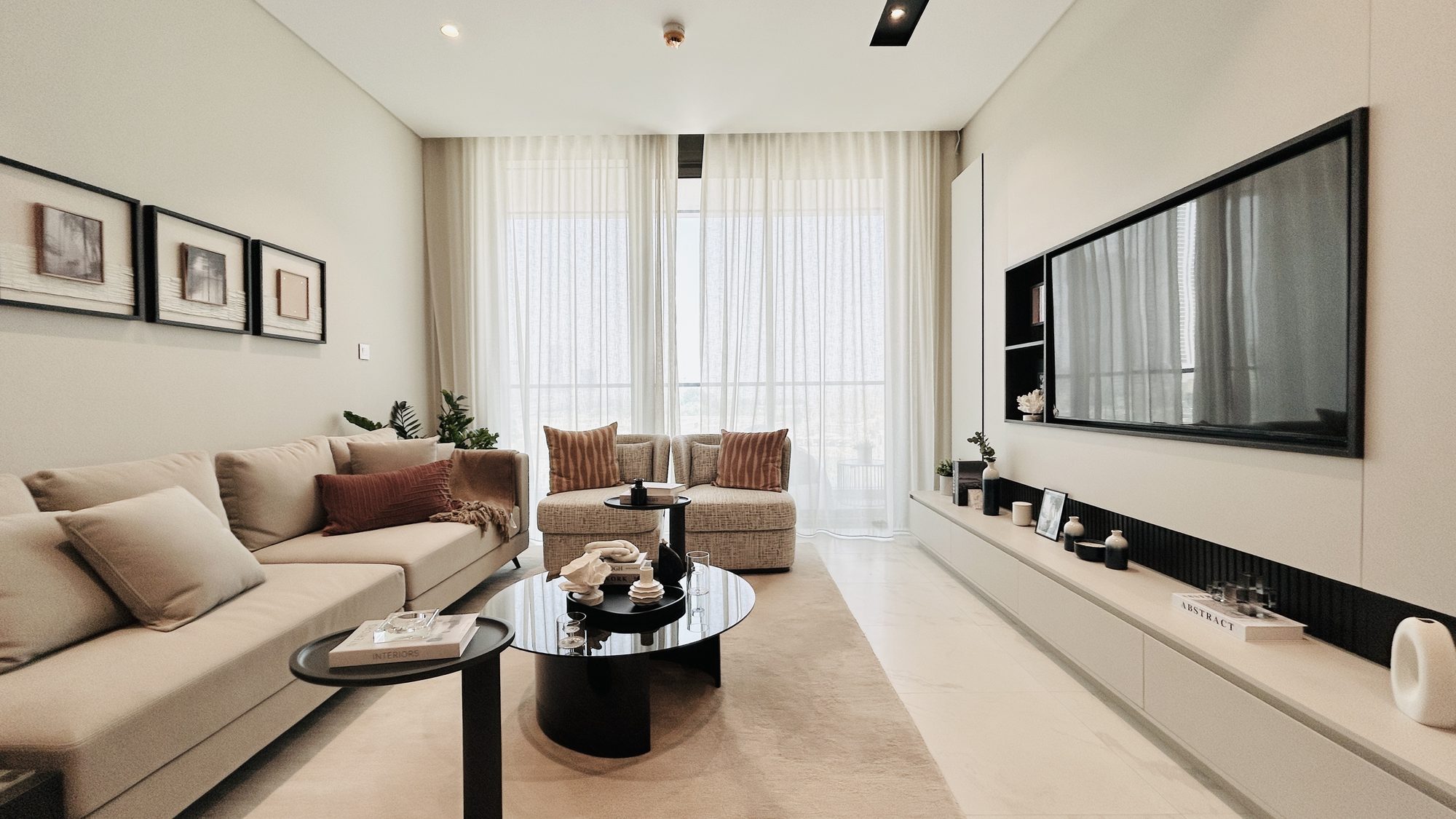3-Bedroom Apartment with Water Views and Pool