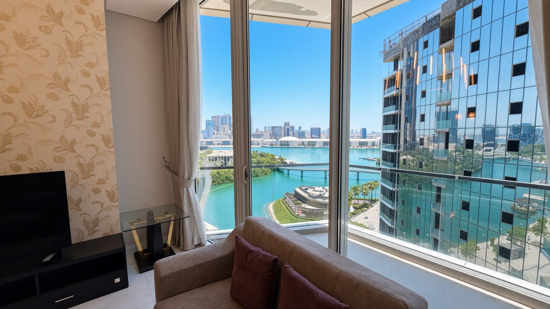 2-Bedroom Apartment with 3 Bathrooms and Parking