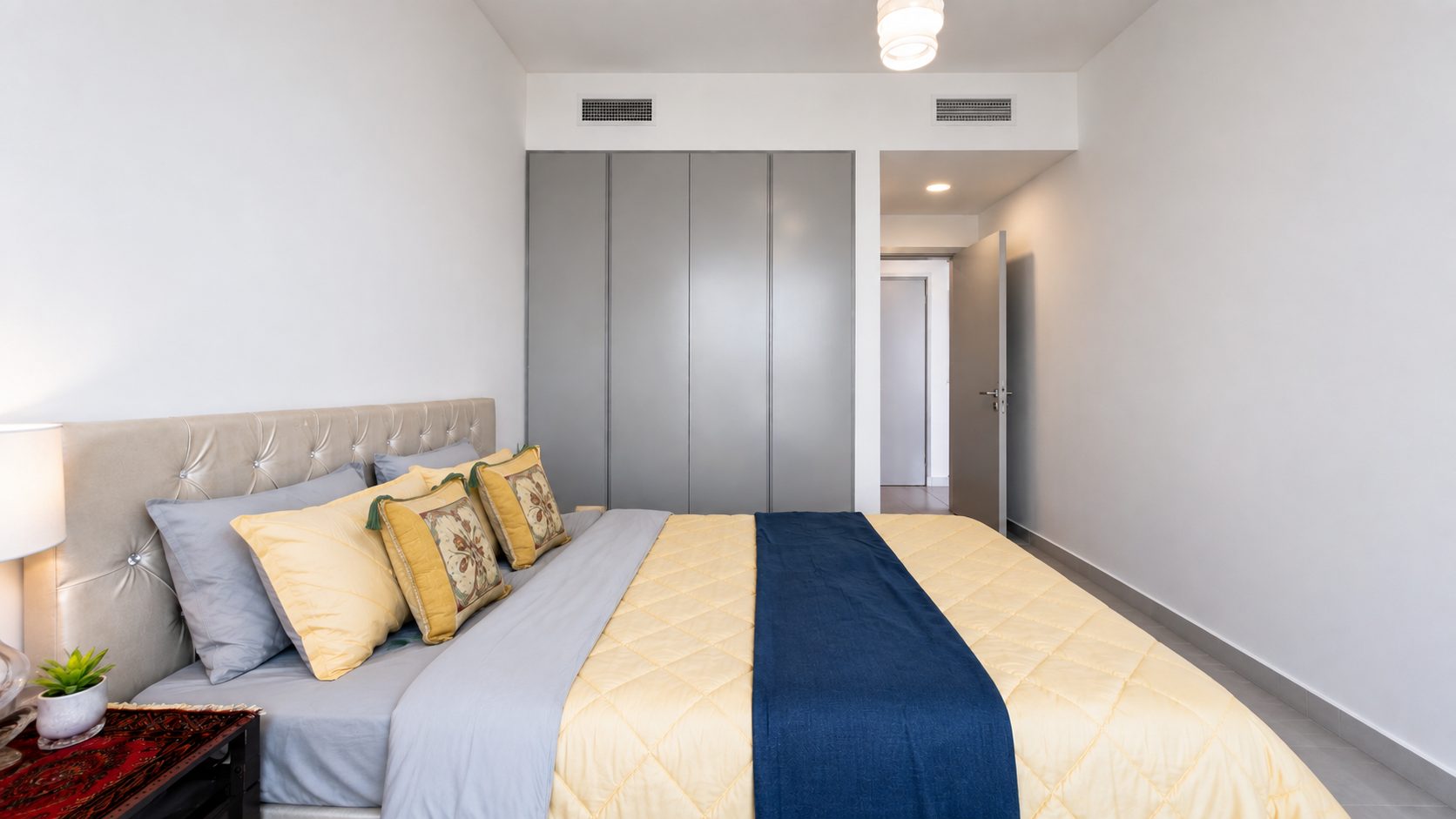 One-Bedroom Apartment with Dual Bathrooms