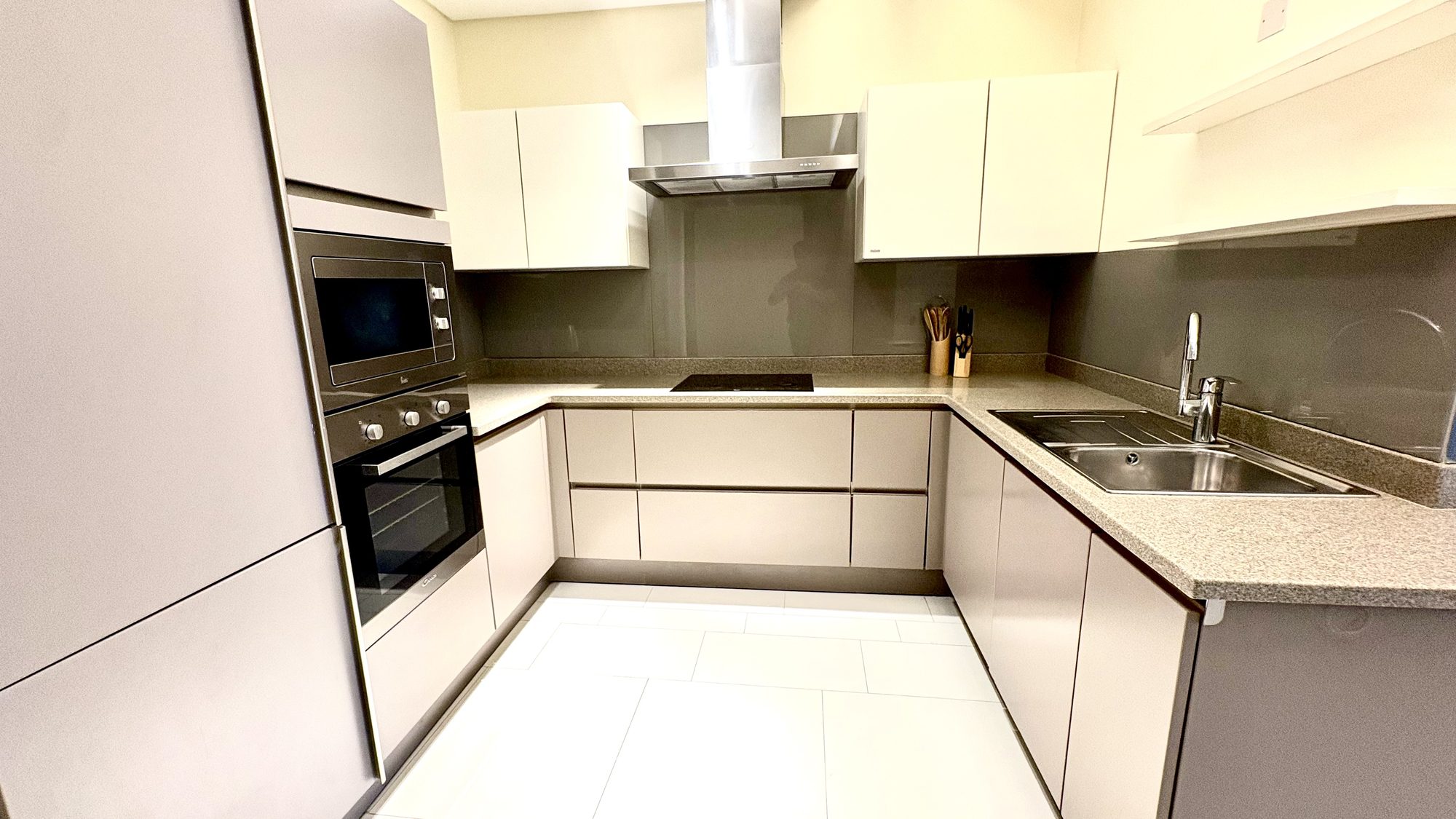 1-Bedroom Apartment with Two Bathrooms