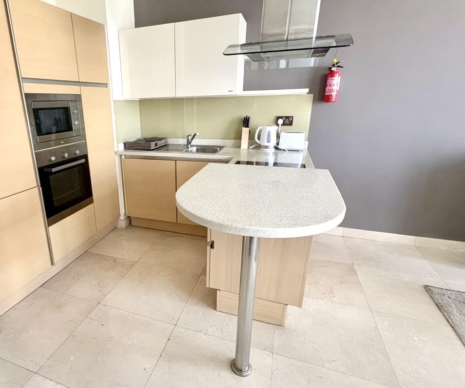 One Bedroom Apartment with Private Jacuzzi