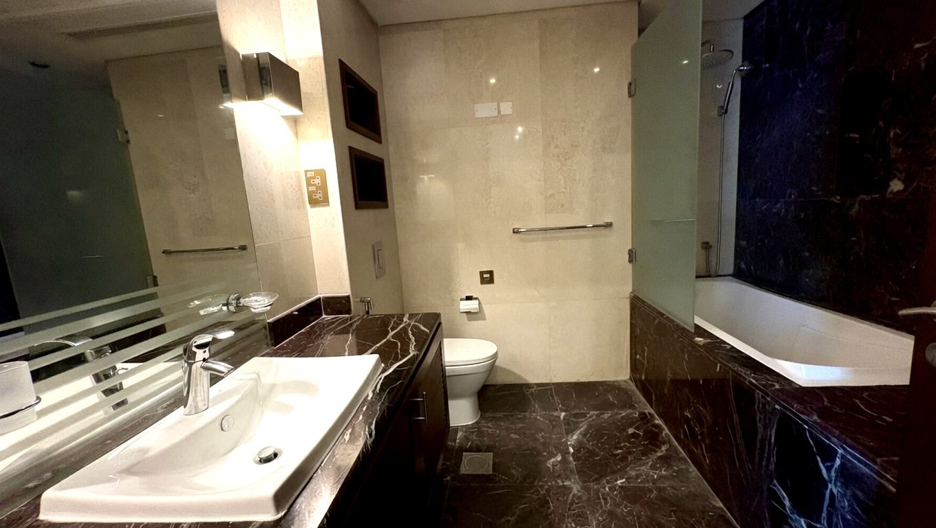 One Bedroom Apartment with Private Jacuzzi