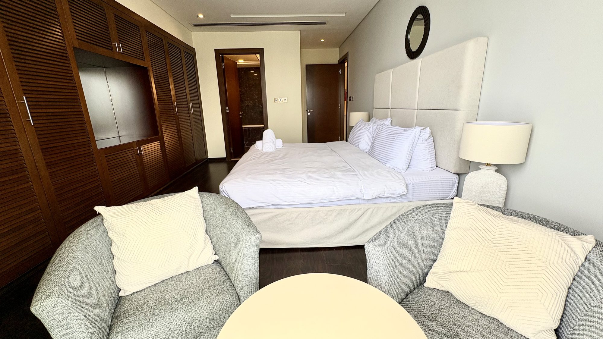 1-Bedroom Apartment with Water Views, 98sqm