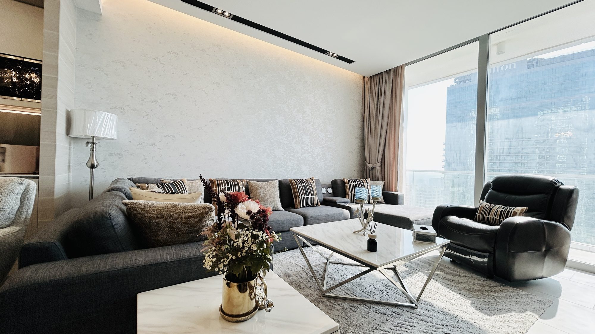 One-Bedroom Apartment with Two Bathrooms
