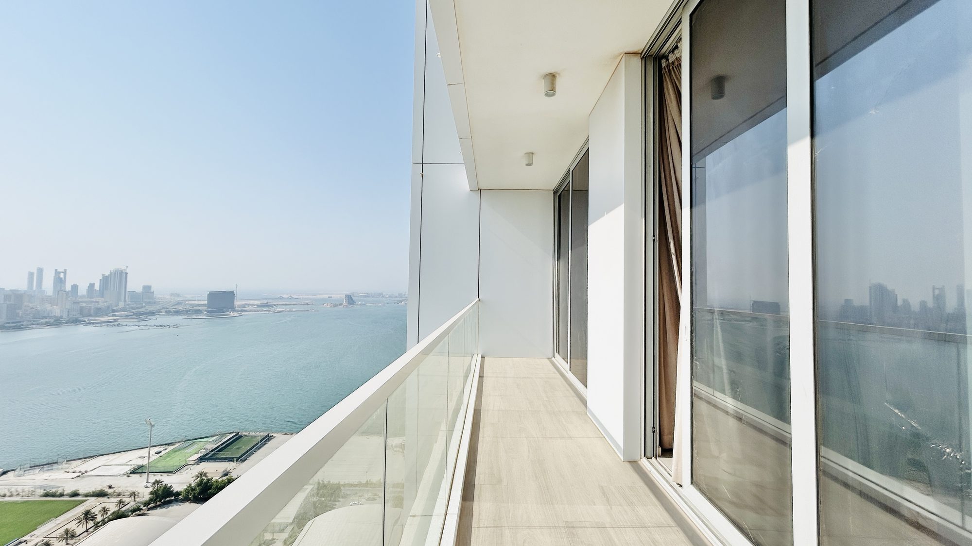 One-Bedroom Apartment with Two Bathrooms
