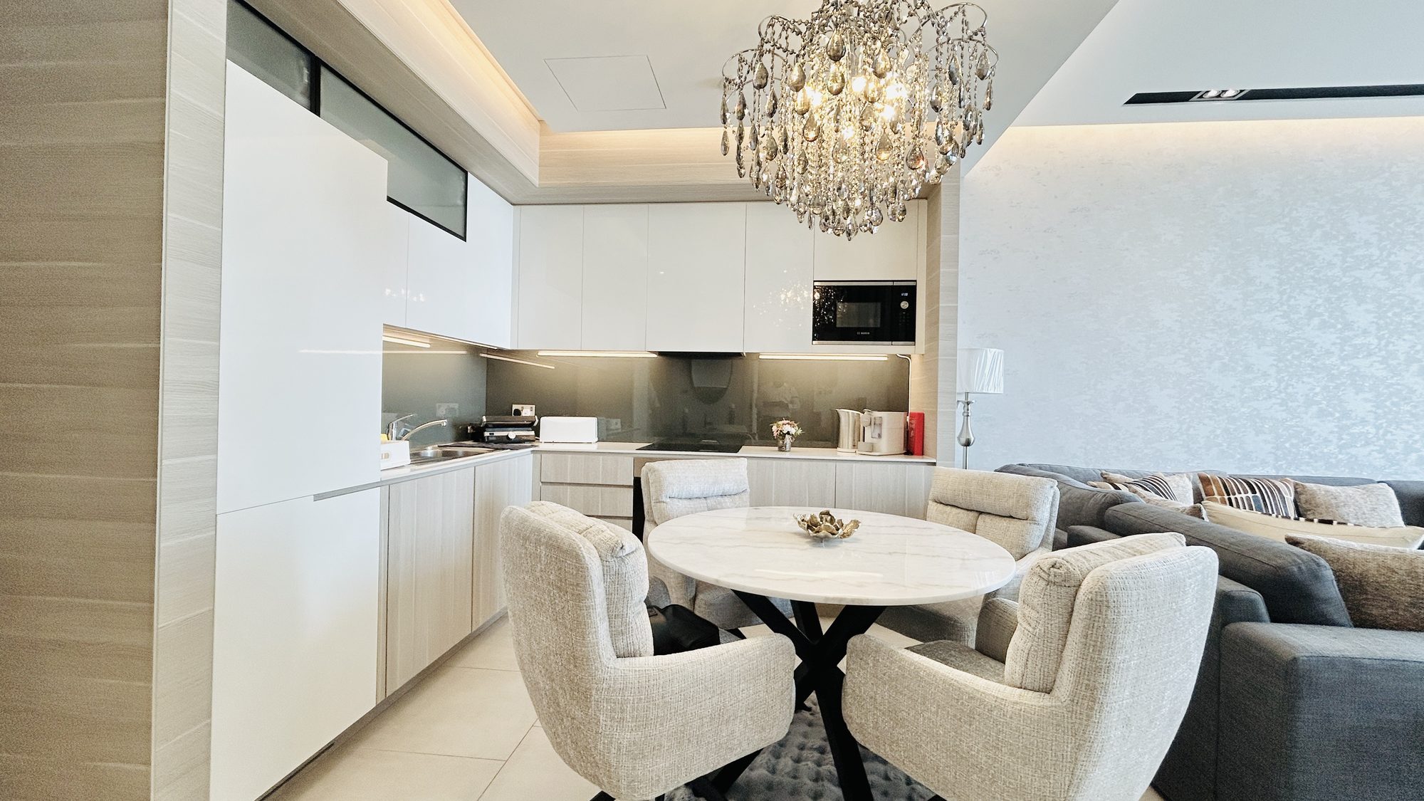 One-Bedroom Apartment with Two Bathrooms