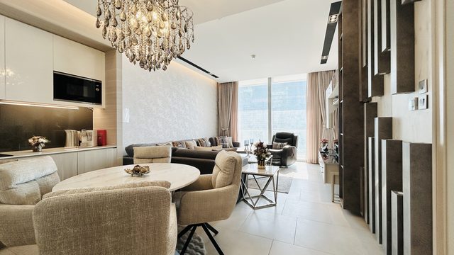 One-Bedroom Apartment with Two Bathrooms