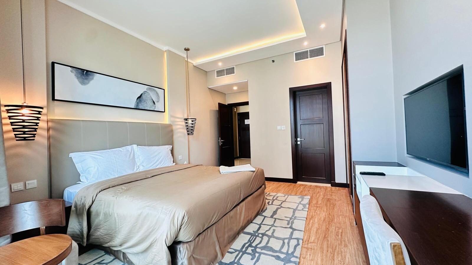 One-Bedroom Apartment with Dual Bathrooms