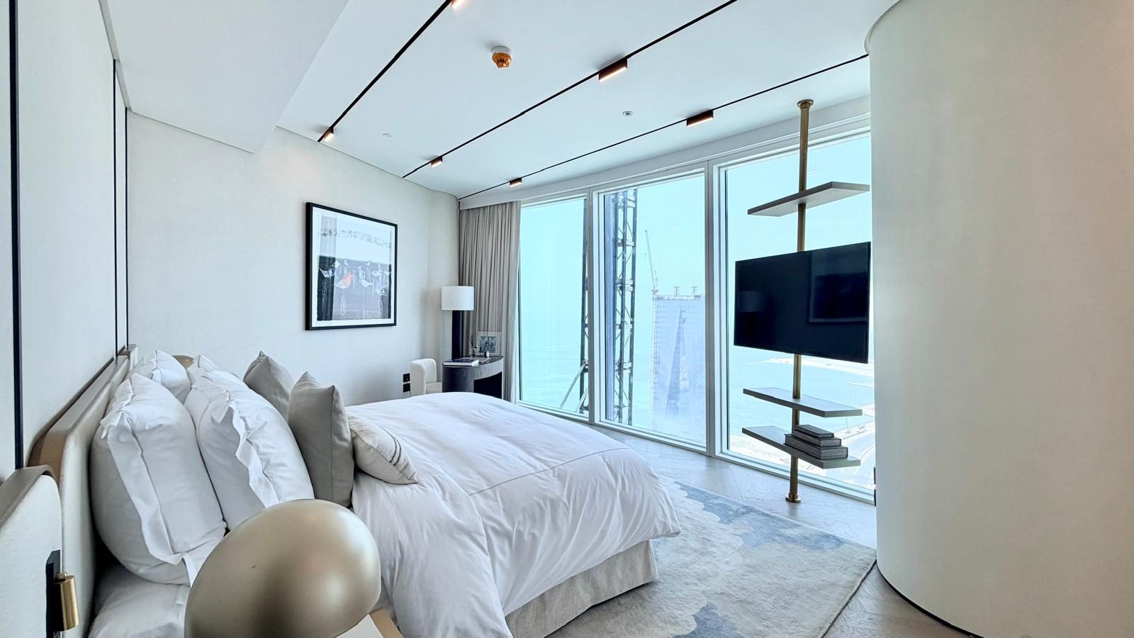 2-Bedroom Apartment with Private Jacuzzi and Spa