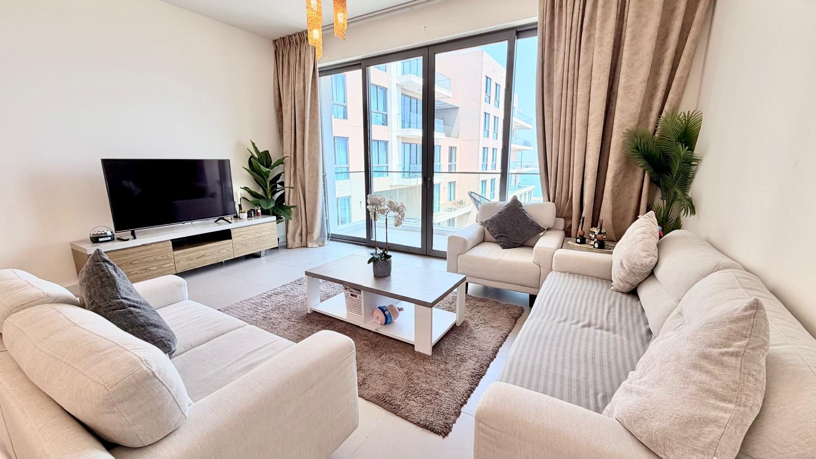 2 Bedroom Apartment with Water Views