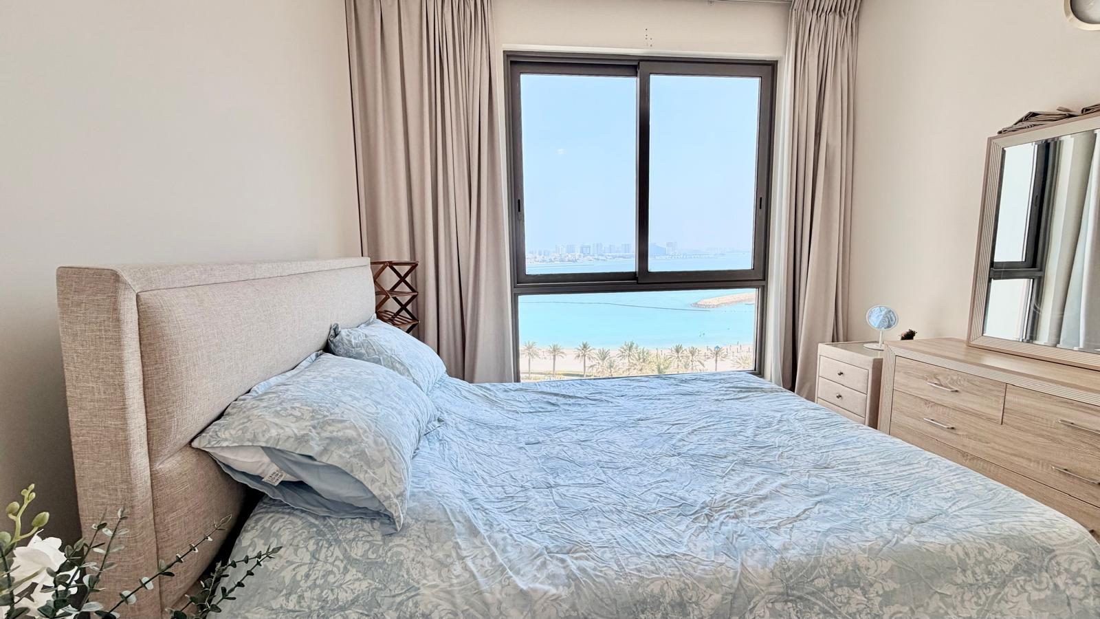 2 Bedroom Apartment with Water Views