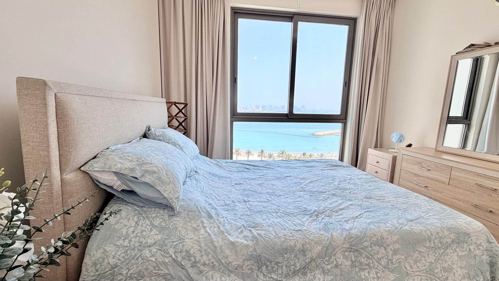 2 Bedroom Apartment with Water Views