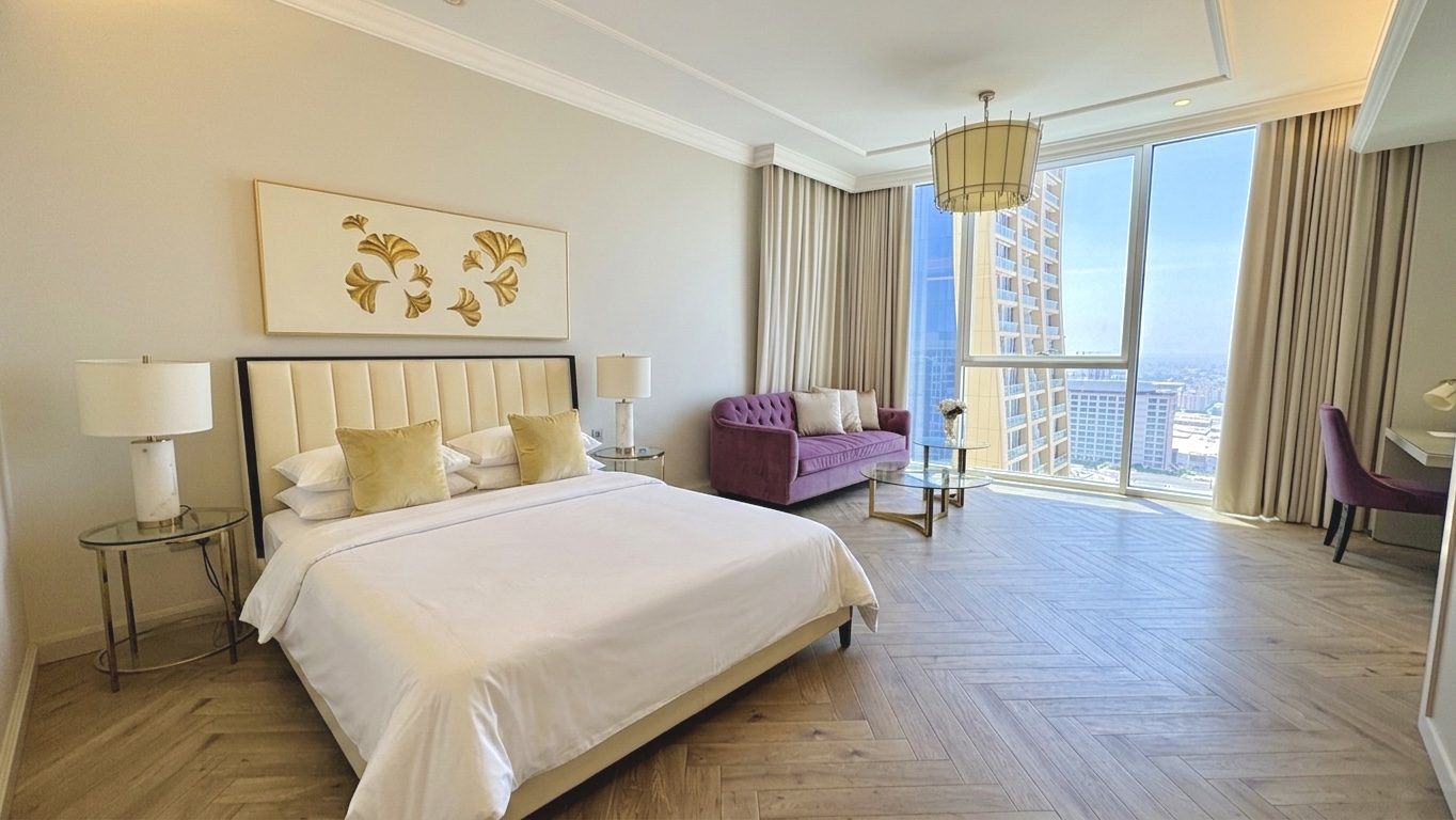 One-Bedroom Apartment with Water Views and Parking