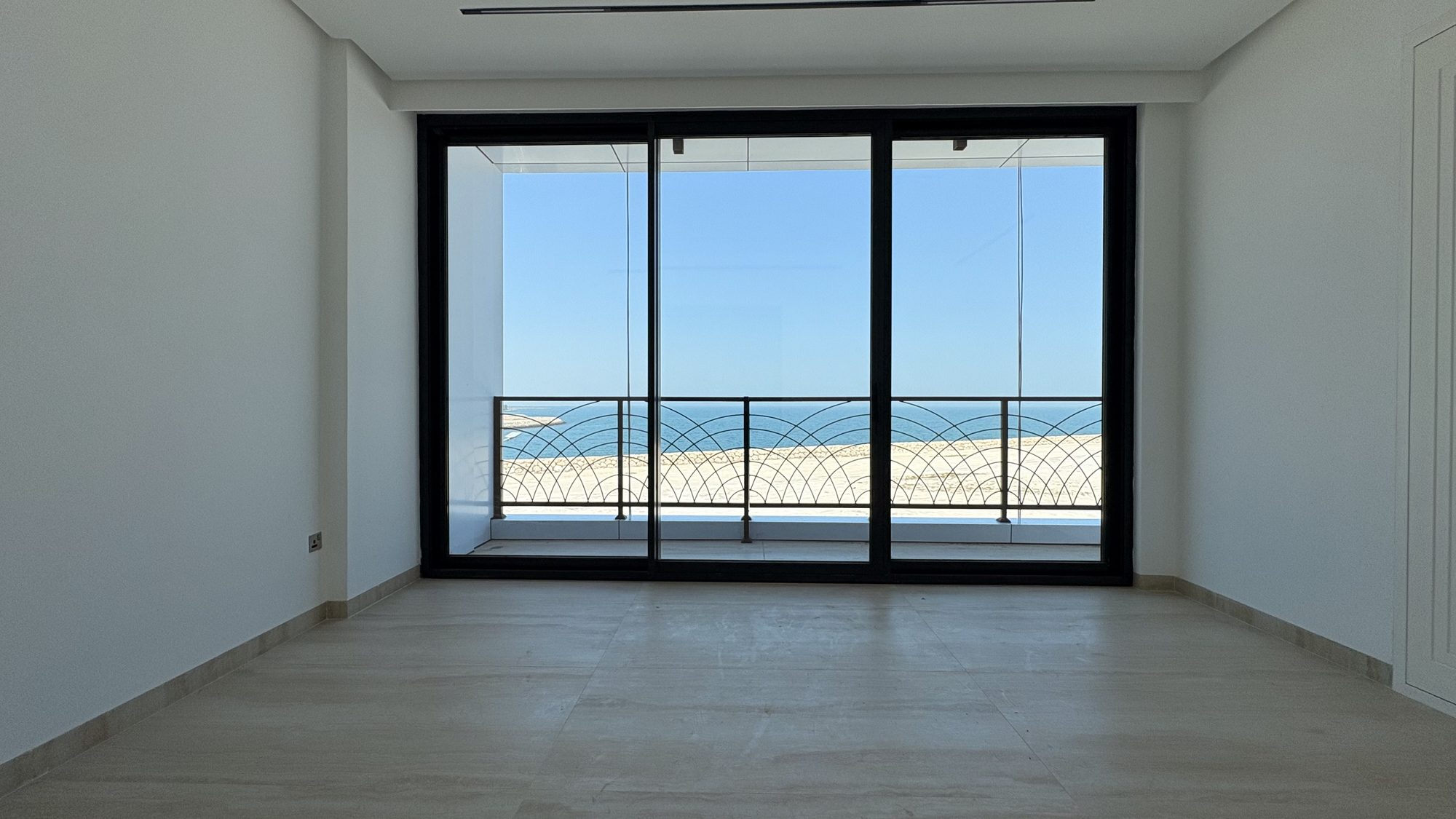 One-Bedroom Apartment with Water View and Balcony