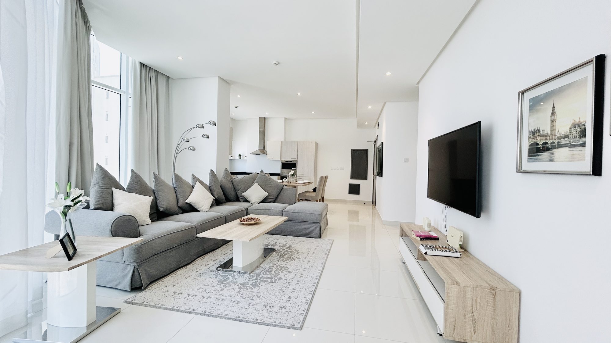 One-Bedroom Apartment with Two Bathrooms