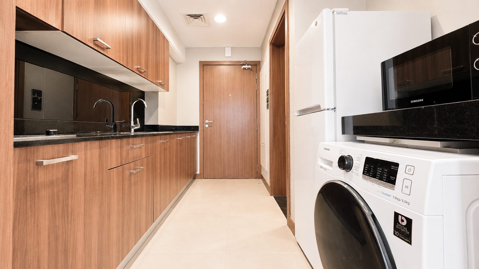 Fully-Furnished Studio with Pool and Gym