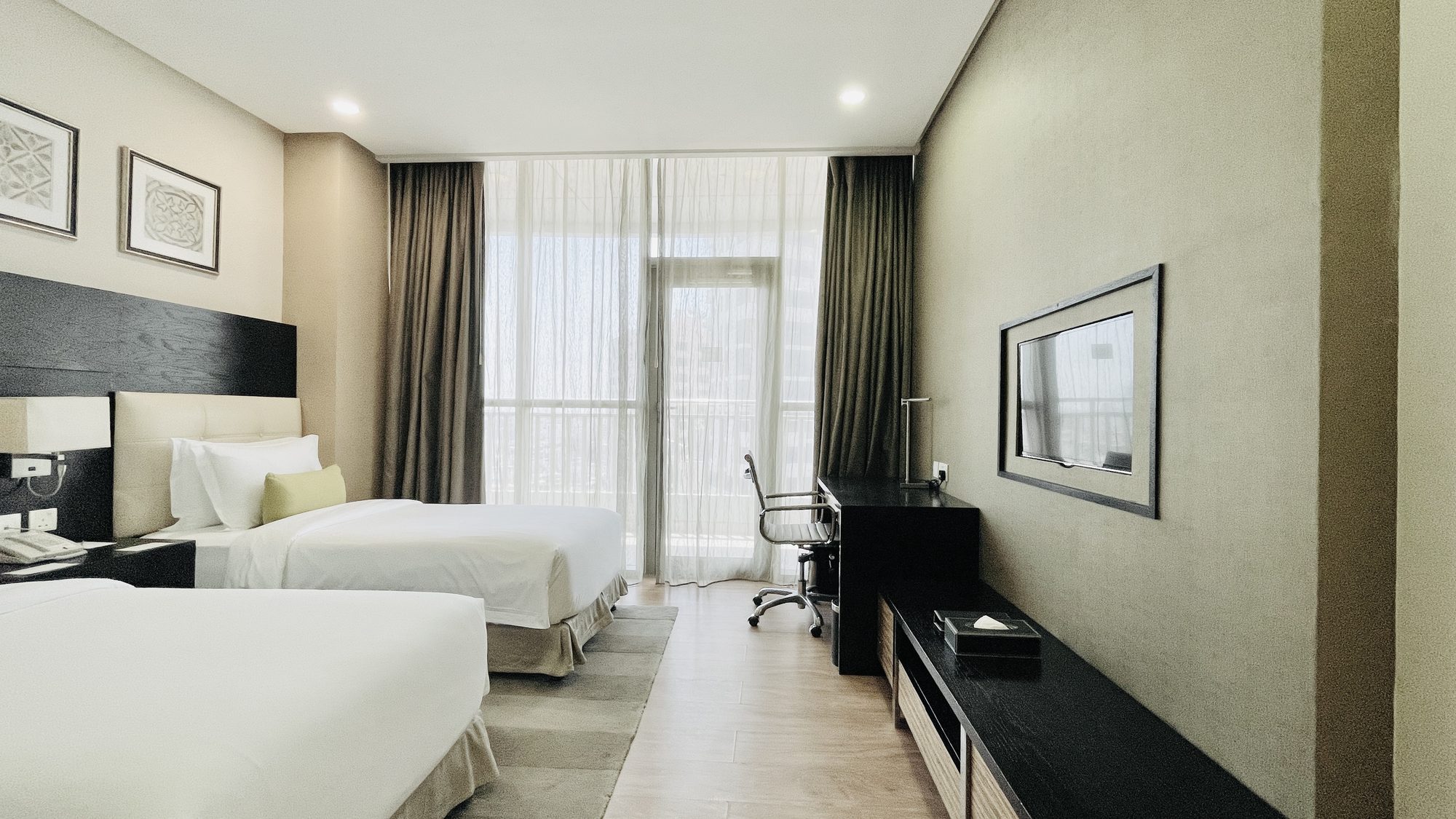 Three-Bedroom Apartment with Four Bathrooms