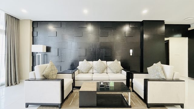Three-Bedroom Apartment with Four Bathrooms
